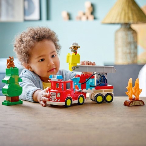 Klocki DUPLO 10473 Wóz strażacki z wężem i strażakiem