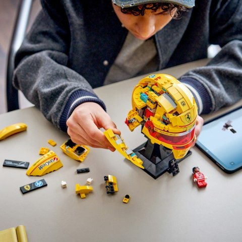 Klocki Editions 43022 Kask Lewis Hamilton Scuderia Ferrari HP LEGO